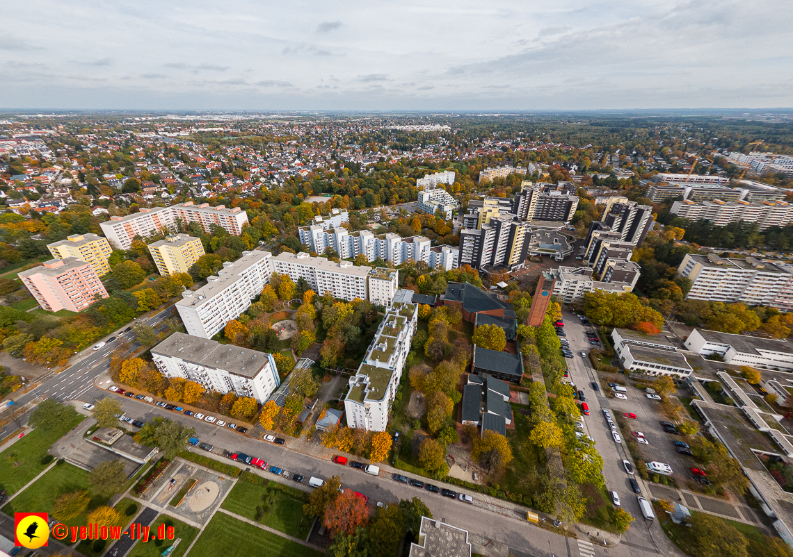 13.10.2022 - Marx-Zenrtum am Karl-Marx-Ring in Neuperlach